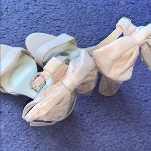 Fashion nova bow heel